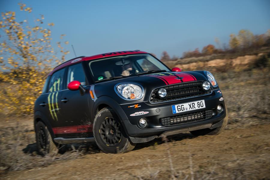  Mini Countryman X-Raid Service Vehicle 2012 года  (фото 19 из 41)